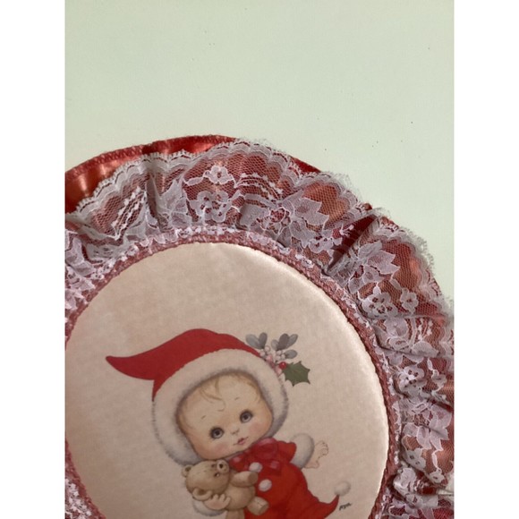 Vintage Ruth Morehead Christmas Wall Hanging Lace Holly Baby And Kitten & Bear - Picture 8 of 13